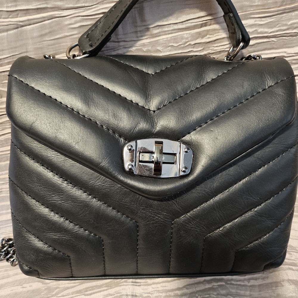 Chic Black Quilted Shoulder Bag